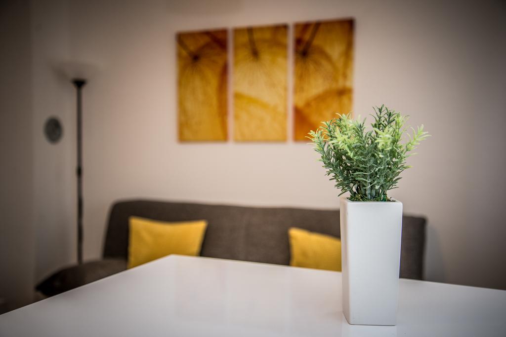 Apartment Roko โอซีเยก ภายนอก รูปภาพ