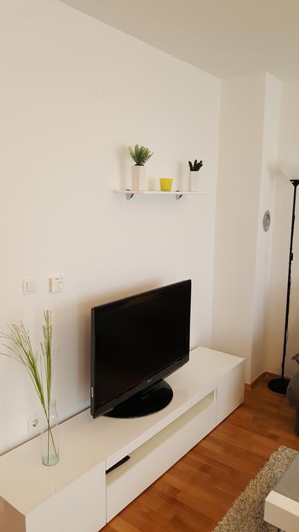 Apartment Roko โอซีเยก ภายนอก รูปภาพ