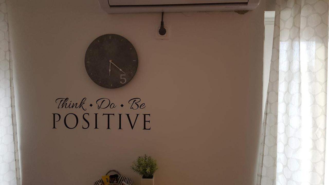 Apartment Roko โอซีเยก ภายนอก รูปภาพ